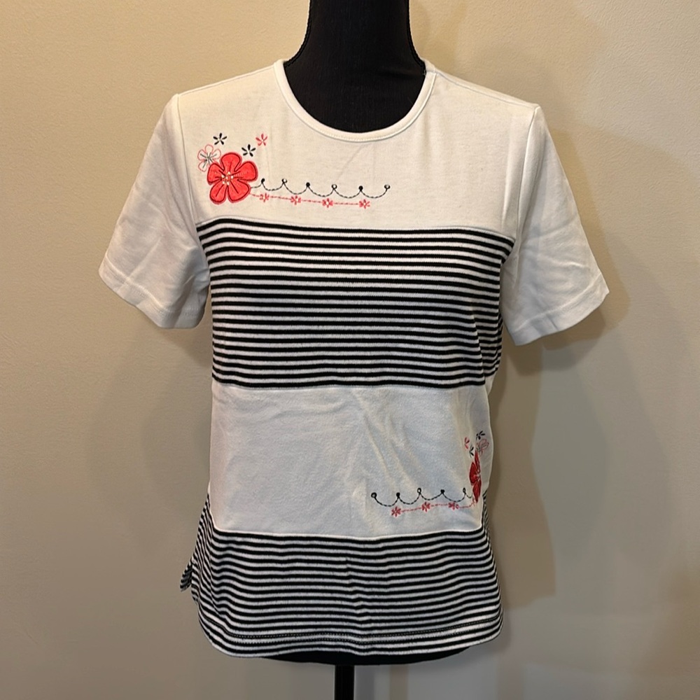 Breckenridge Women’s Petite‎ Shirt Size M
